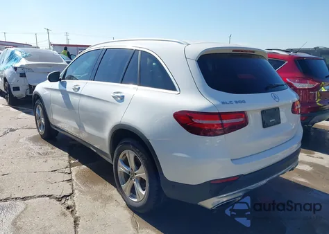 2018 Mercedes-Benz Glc 300 z USA, uszkodzony, nr VIN WDC0G4JBXJV040071